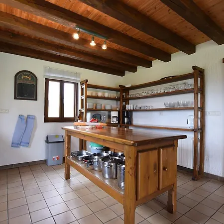 Spacious Holiday In Houffalize With Barbecue Semesterbostad *