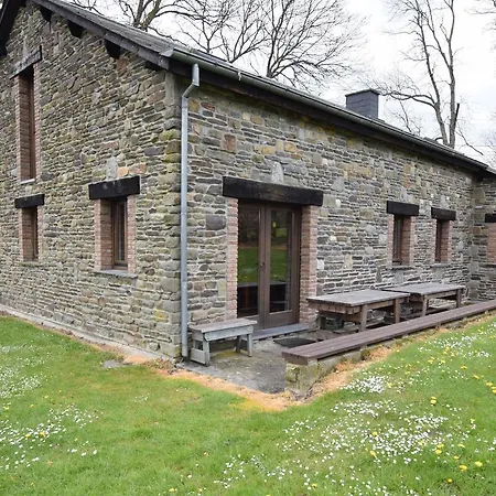 Spacious Holiday In Houffalize With Barbecue Semesterbostad